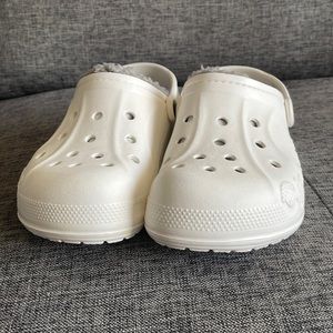 CROCS • White with Gray Shearling insert • Size W7 M5
